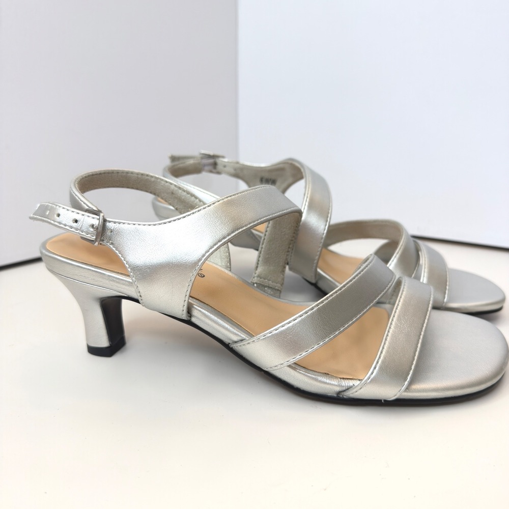 Easy Street Womens Silver Metallic Strappy Kitten Heel Slingback Sandals‎ 6WW